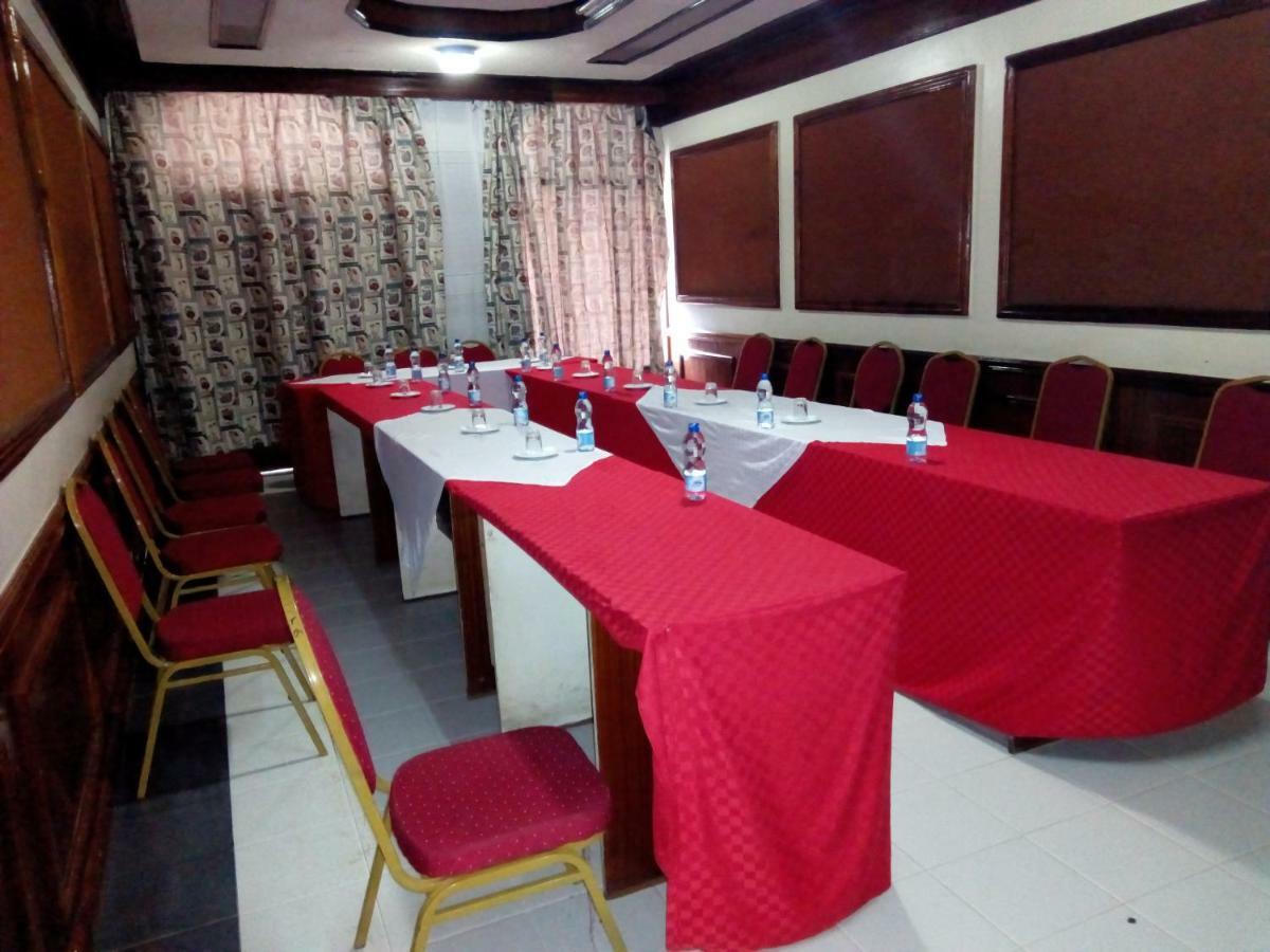 Nanyuki Ibis Hotel Exterior foto